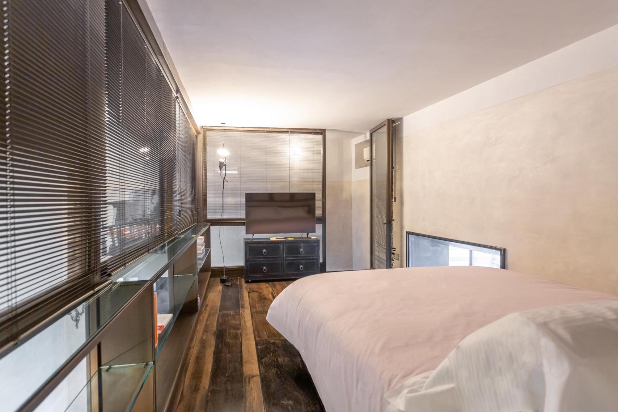 Iconic Apartment With Unique Colosseum View Rome Exterior photo